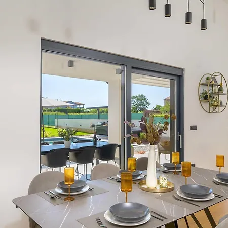 Seafront Splendor - High-End Villa Retreat In Durres فيلة دراس