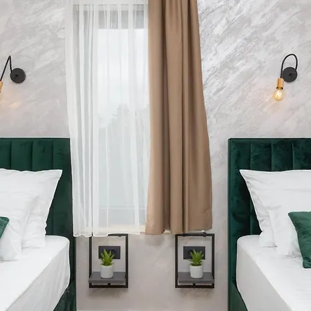 Seafront Splendor - High-End Villa Retreat In Durres