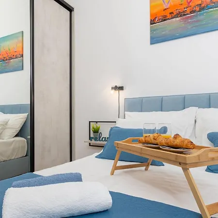 Seafront Splendor - High-End Villa Retreat In Durres *