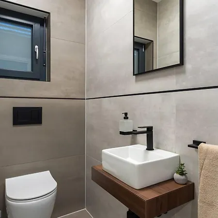 Seafront Splendor - High-End Villa Retreat In Durres * Durrës